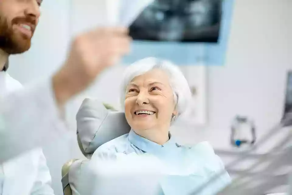 Patient examination at MandarinDent Bodrum